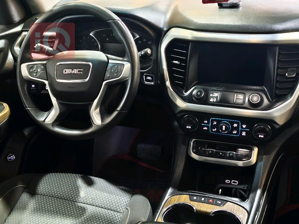 جي ام سي اكاديا